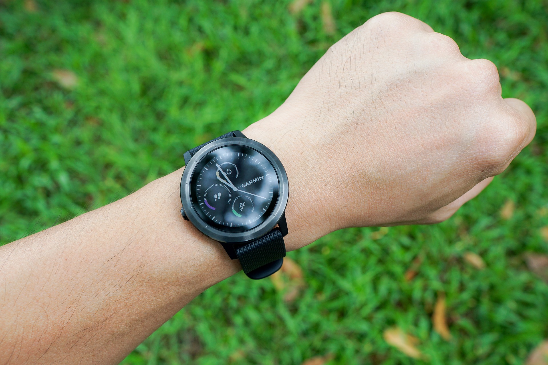 smartwatch activity tracker