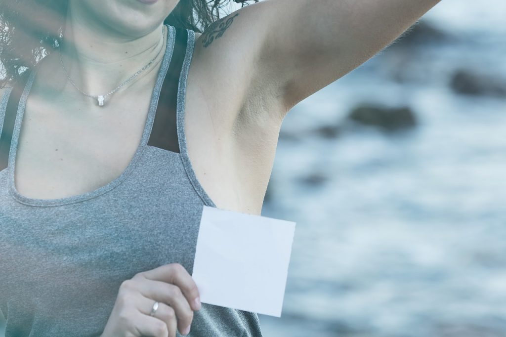 deodoranti - macchie sui vestiti