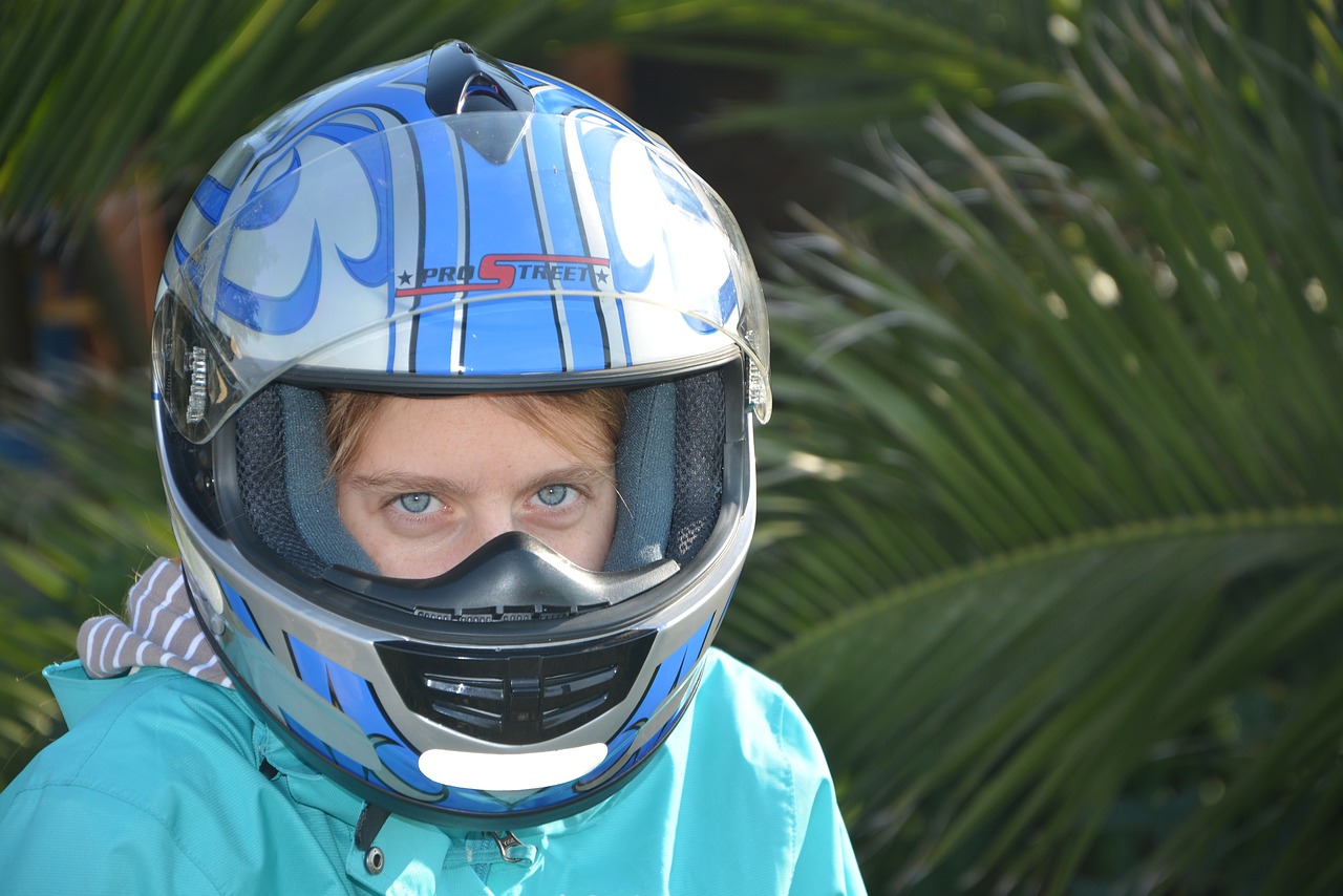 casco integrale indossato
