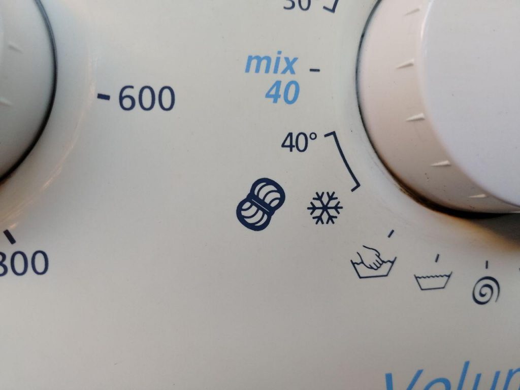 simbolo lavatrice tessuti in lana