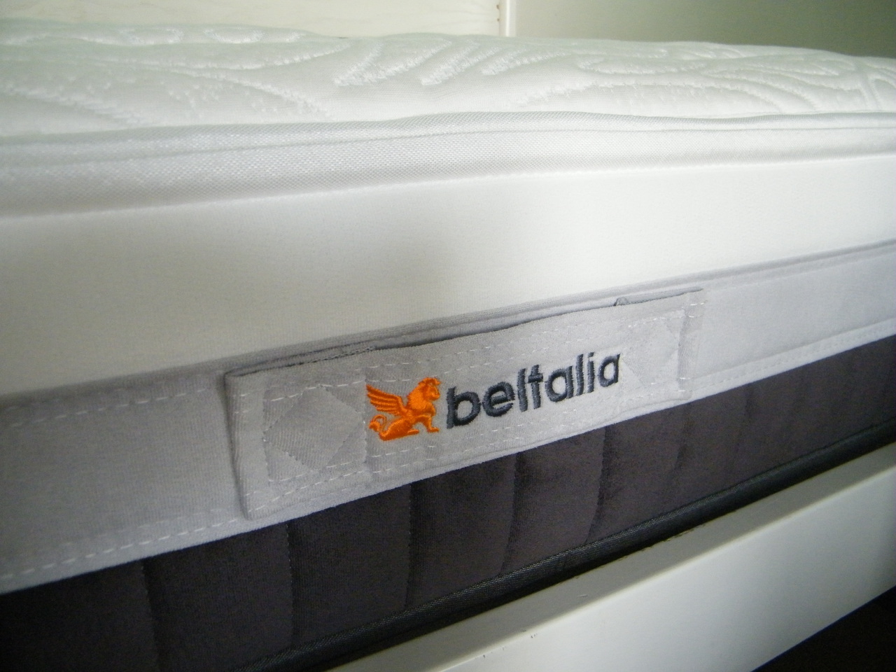 logo beltalia materassso
